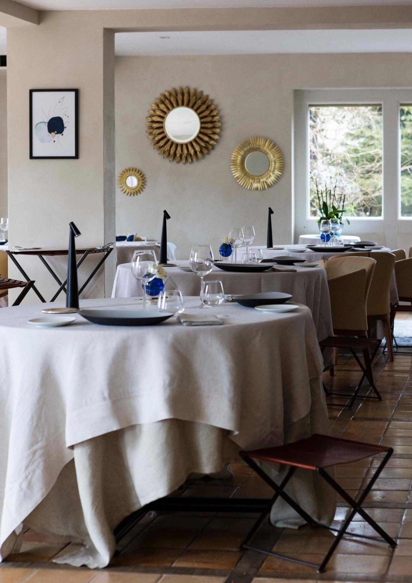 Hotel-Restaurant Le Senechal Sauveterre-de-Rouergue Extérieur photo